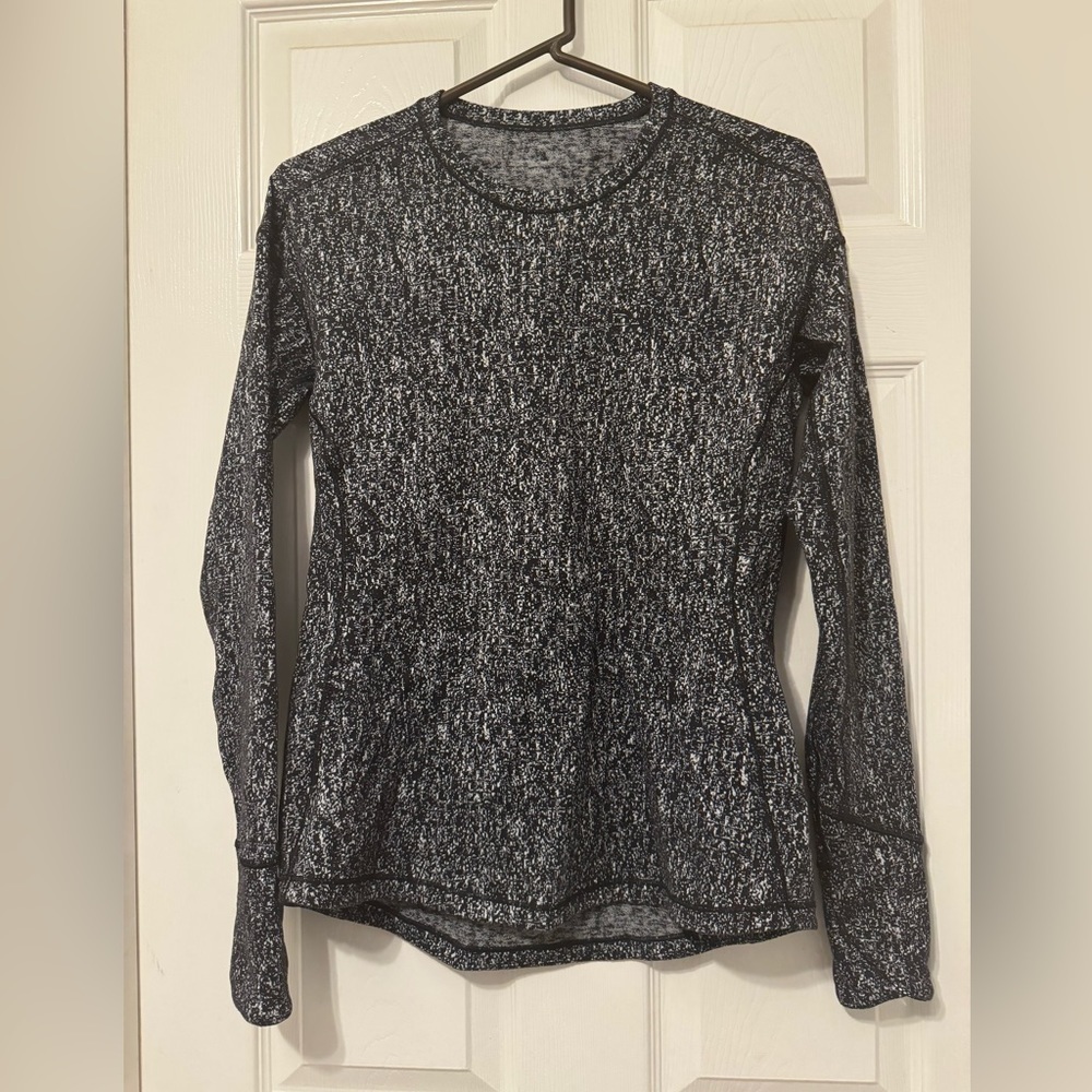 Lululemon outrun long sleeve size 8